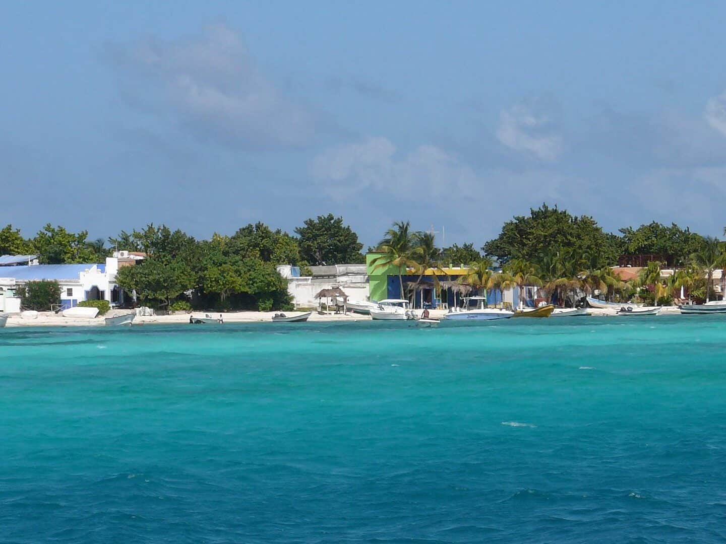 Descubre la Guía Definitiva para Viajar a Los Roques: Consejos, Lugares Imperdibles y Recomendaciones