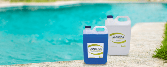 El título sugerido para el artículo sobre Cómo Usar el Alguicida para Piscinas es: Guía Completa para Aplicar Correctamente el Alguicida en tu Piscina