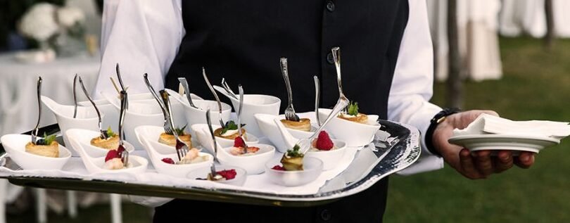 Técnicas efectivas para transportar canapés de forma segura y elegante